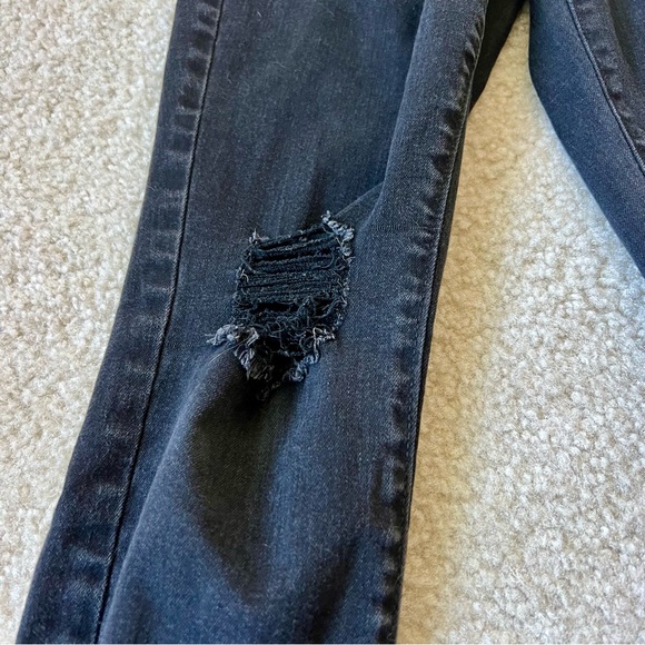 OLD NAVY Rockstar Black Super Skinny Ankle Distressed Jeans—SZ. 6 - Picture 13 of 13